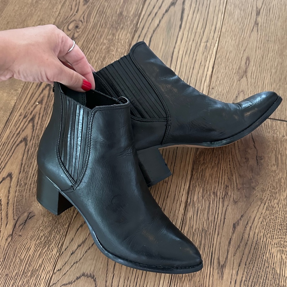 Halogen Black Leather Ankle Booties